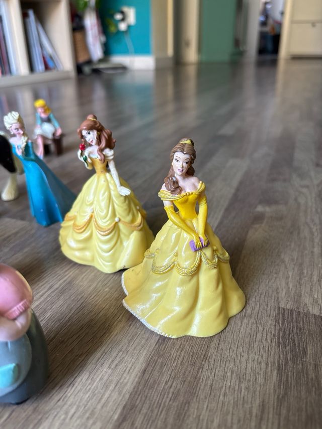 Figuras infantiles variadas 48 unidades