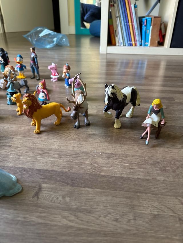 Figuras infantiles variadas 48 unidades