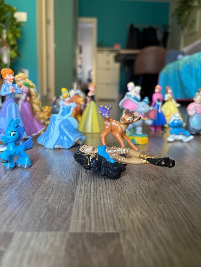 Figuras infantiles variadas 48 unidades