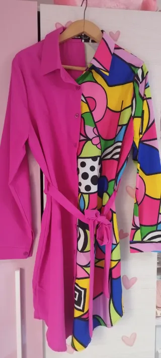 Vestido camisero estampado y fucsia