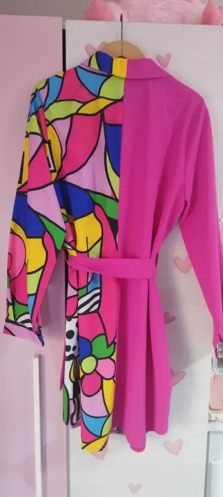 Vestido camisero estampado y fucsia