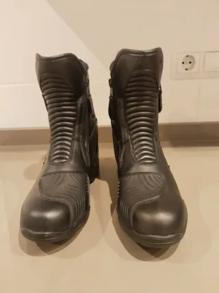 Botas de moto, como nuevos .