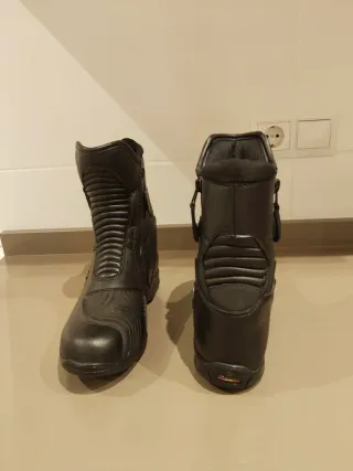 Botas de moto, como nuevos .