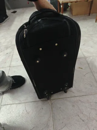 Valigia da viaggio Fendi nera