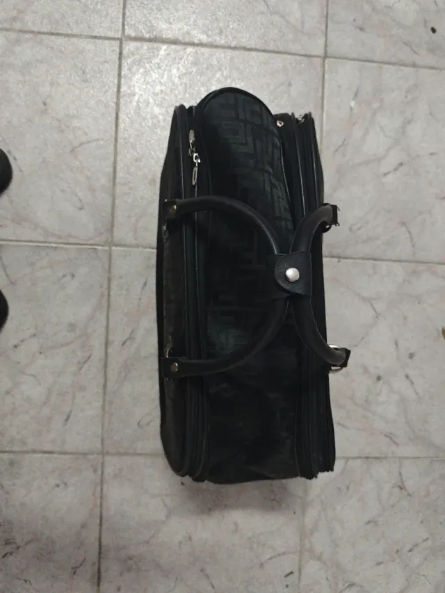 Valigia da viaggio Fendi nera