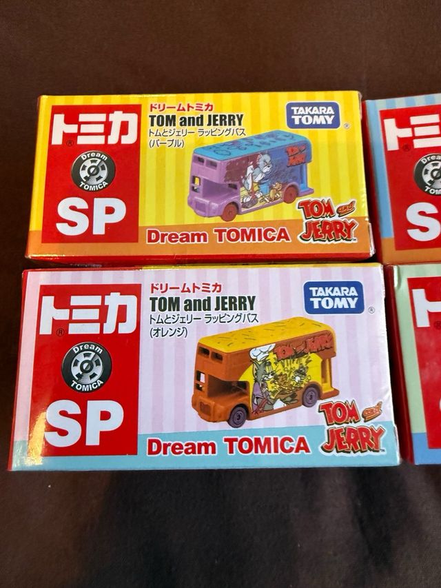 Set 4 coches Tom y Jerry Tomica Japón
