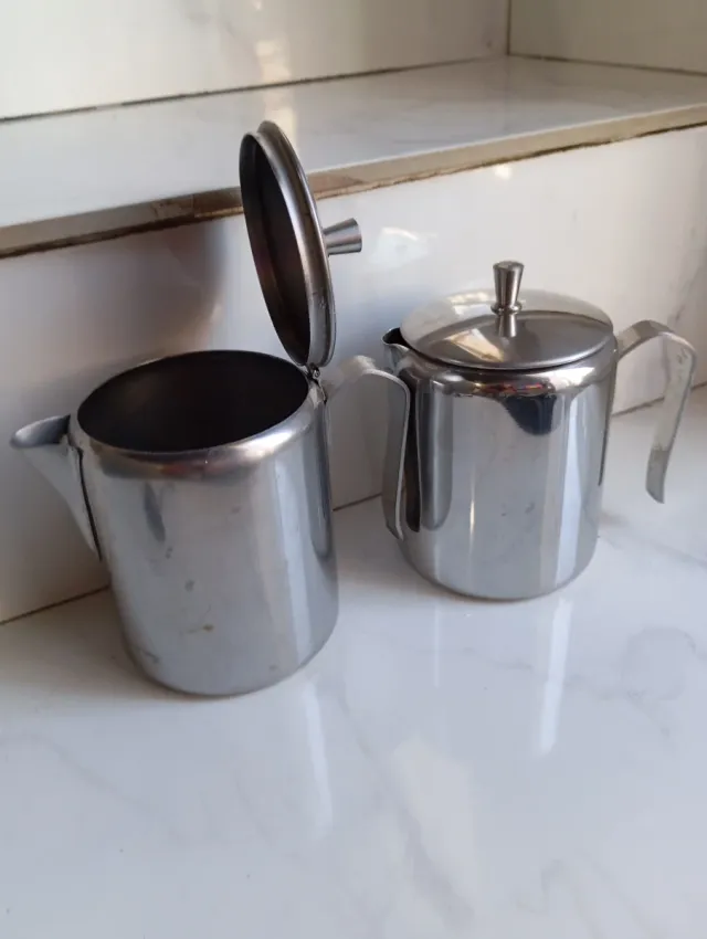 Caraffe per riscaldare il metallo