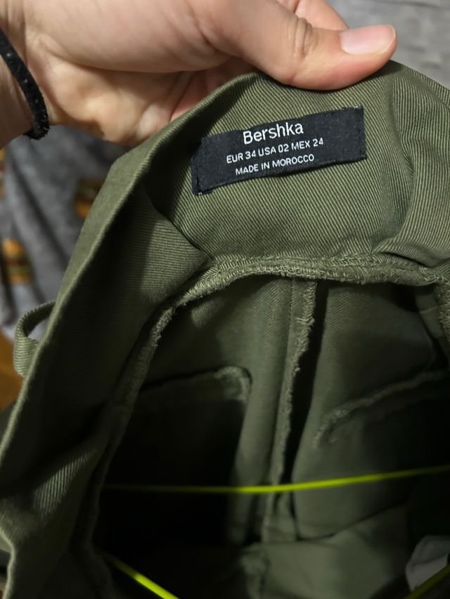 Pantalón talle alto con cinturón