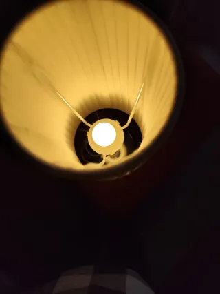 Lámpara de mesa moderna