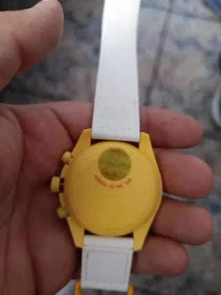 Reloj Amarillo y Blanco