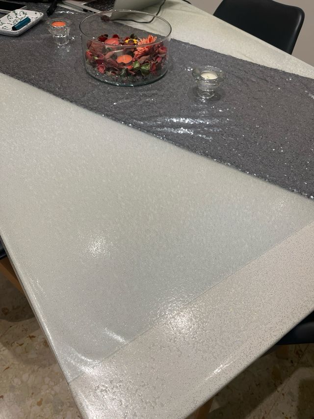 Tavolo allungabile in vetro e metallo