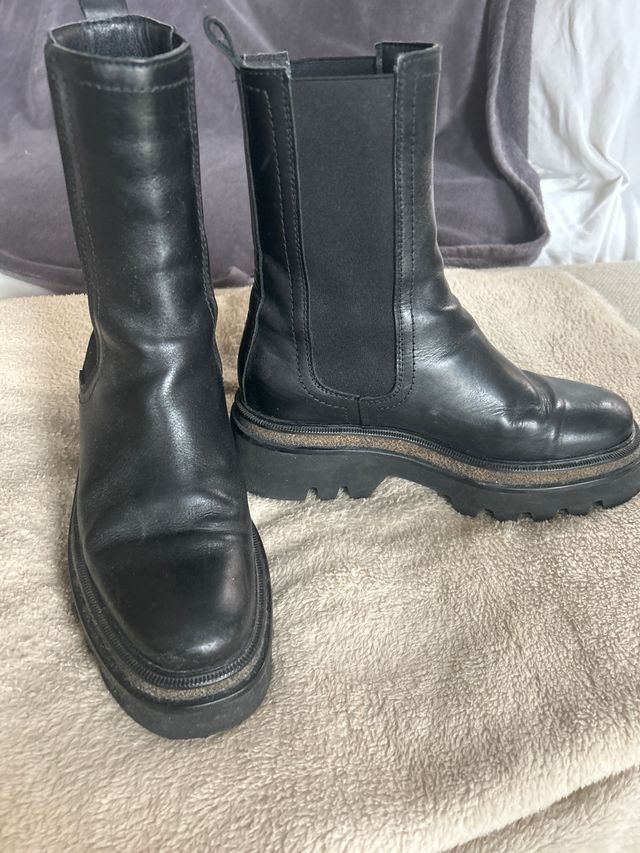 Botas de piel negras