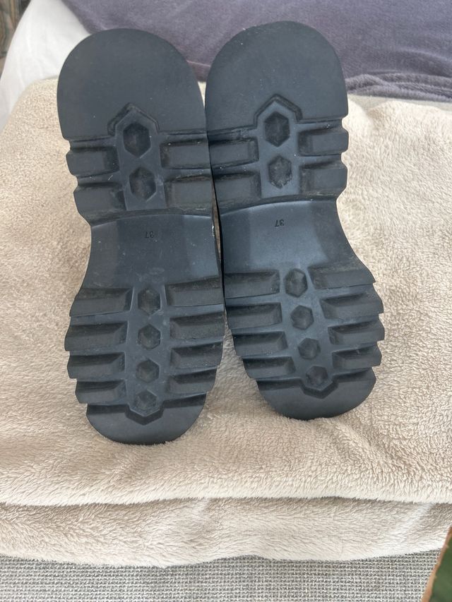 Botas de piel negras