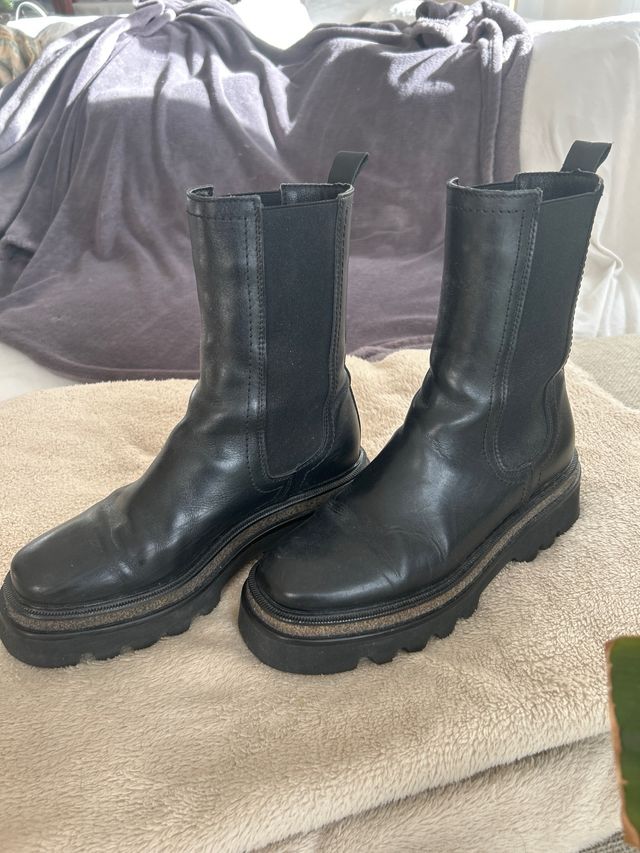 Botas de piel negras