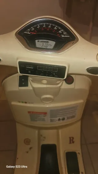 Moto Eléctrica Vespa Niños 3-8 Años