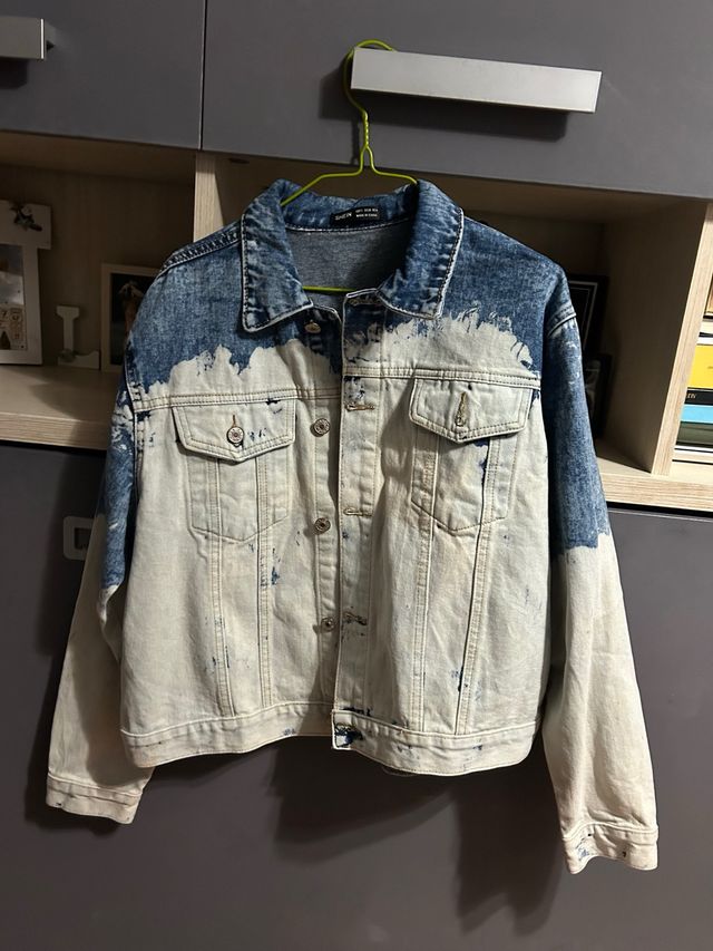 Chaqueta vaquera desgastada