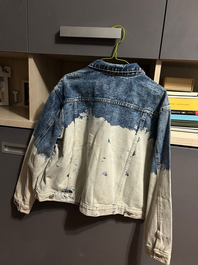 Chaqueta vaquera desgastada
