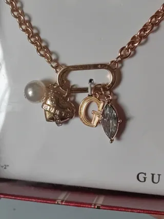 Set Collar y Pendientes Guess Corazón Dorado