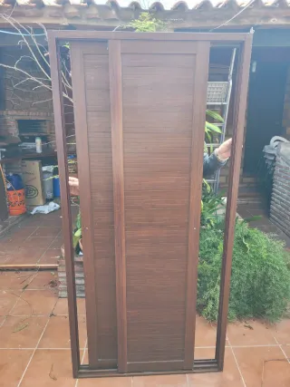 Puerta corredera aluminio imitación madera