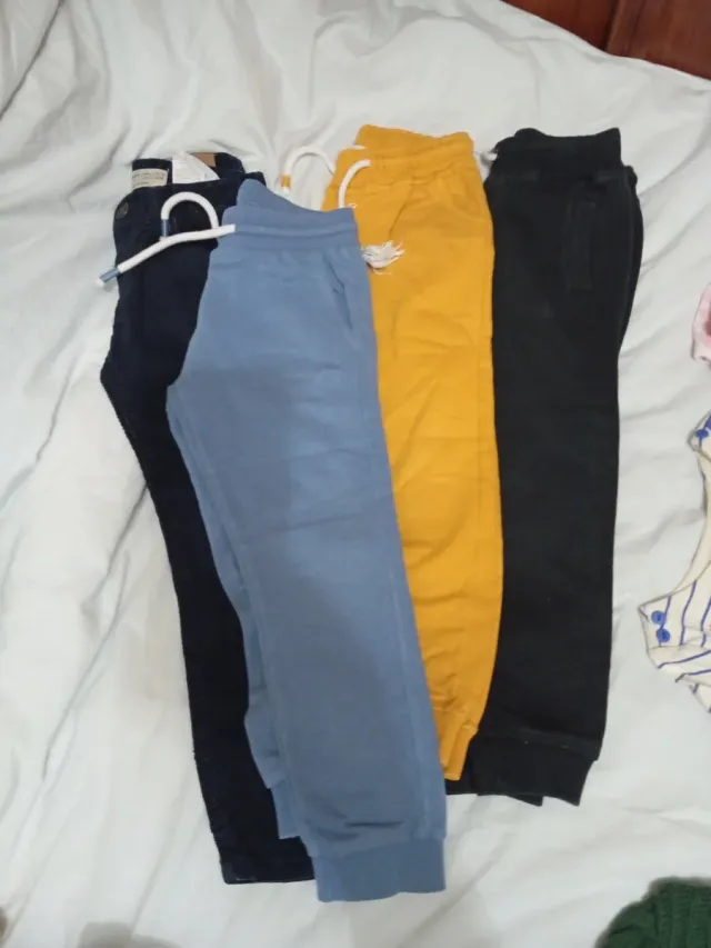 3 Pantalón chándal niño 104cm 1 pantalón pana 104