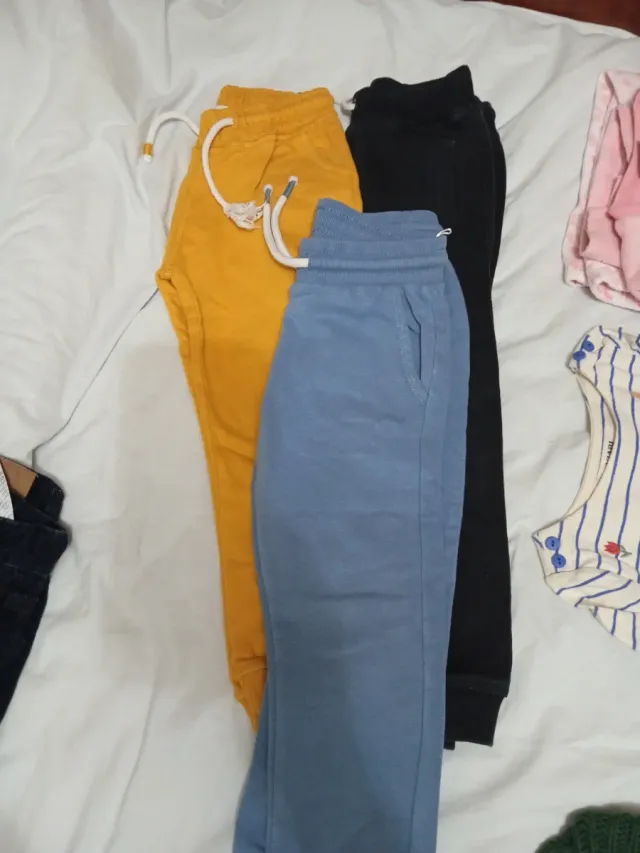 3 Pantalón chándal niño 104cm 1 pantalón pana 104