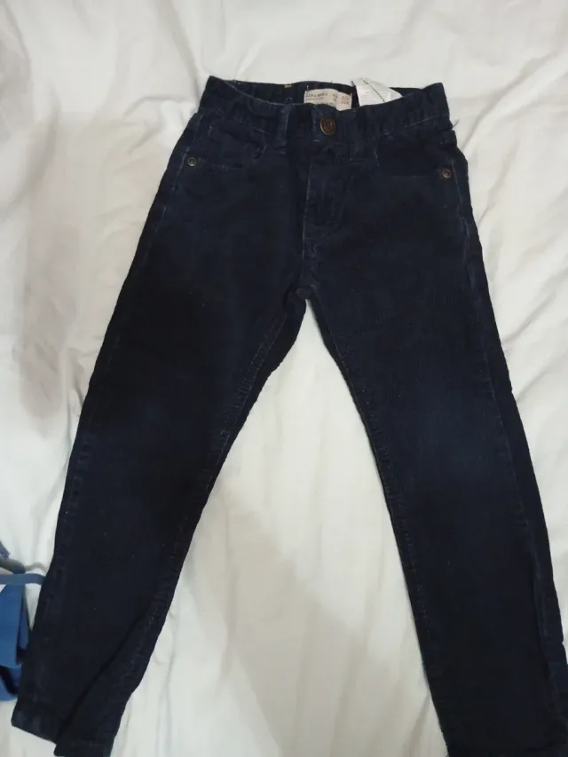 3 Pantalón chándal niño 104cm 1 pantalón pana 104