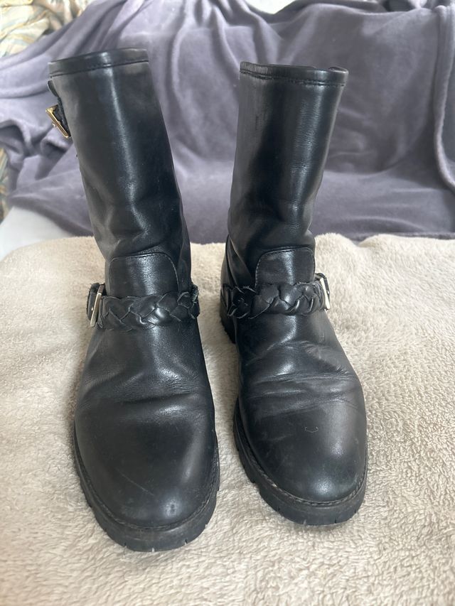 Botas de piel negras