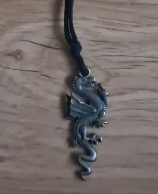 Collar de dragón