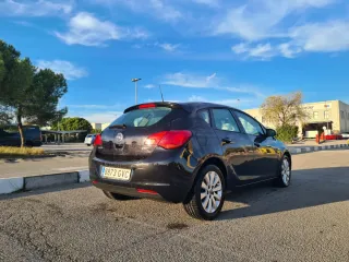 Opel Astra 2011