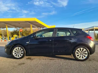 Opel Astra 2011