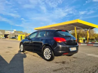 Opel Astra 2011