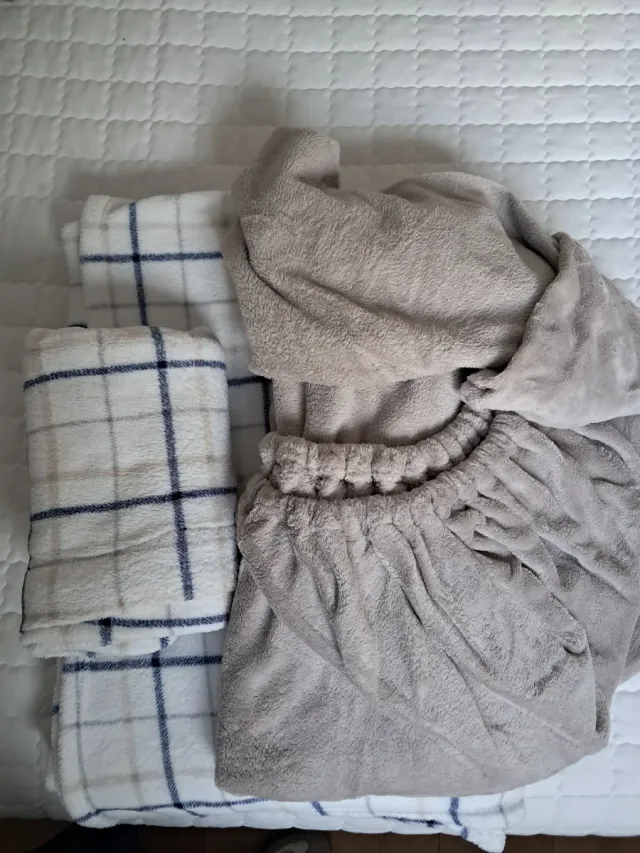 Set di Lenzuola Coralina Beige e Bianco