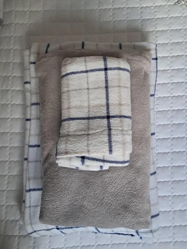 Set di Lenzuola Coralina Beige e Bianco