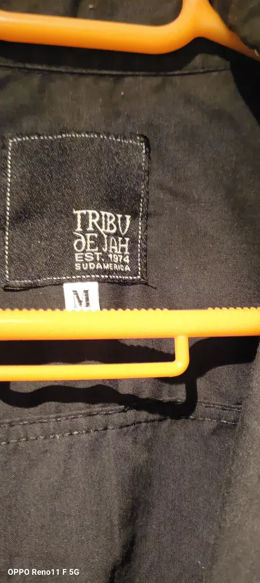 Camisa Preta de Manga Longa