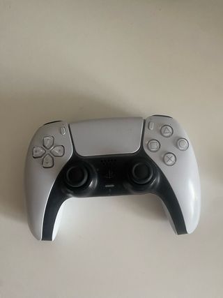 PS5 + Mando Nacon Pro + 8 Juegos + 2 Auriculares