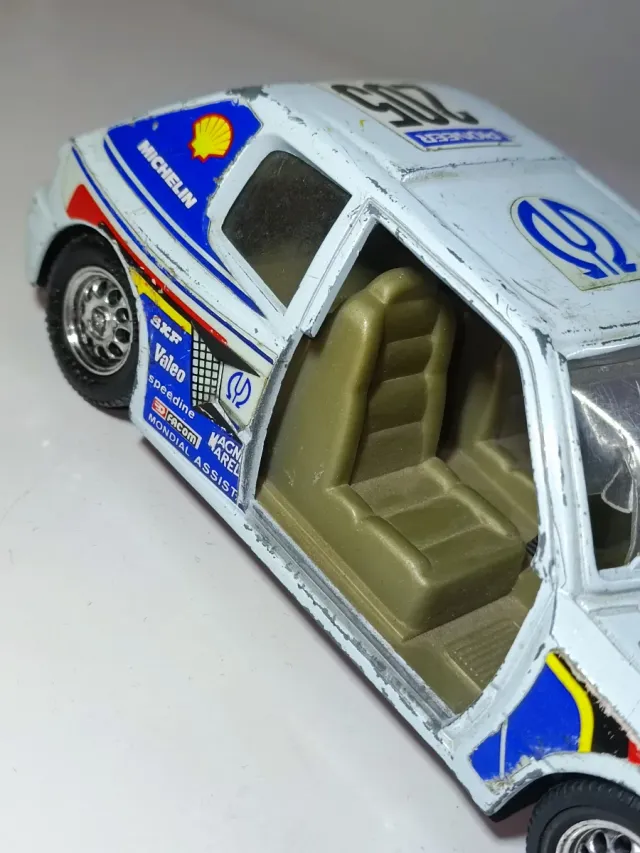 CARROCERÍA PEUGEOT 205 TURBO 1/25 MIRA