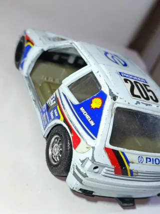 CARROCERÍA PEUGEOT 205 TURBO 1/25 MIRA
