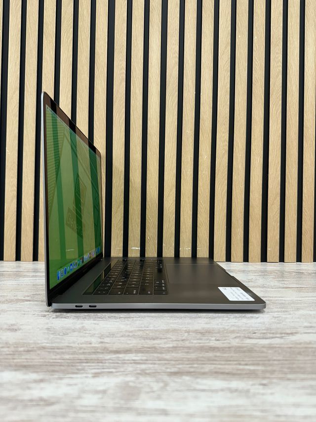 MacBook Pro 15" 2019 i9 32gb 500gb SSD