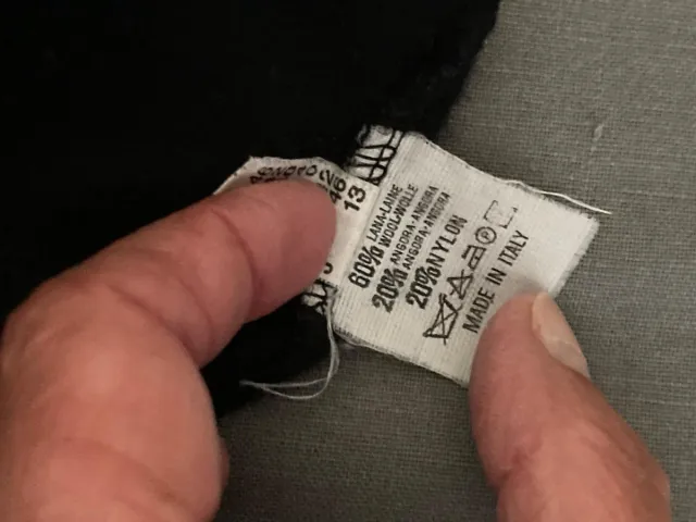 Canottiera nera lana e angora