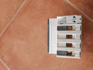 Siemens 5ST3030 Magnetotérmico 4P C63