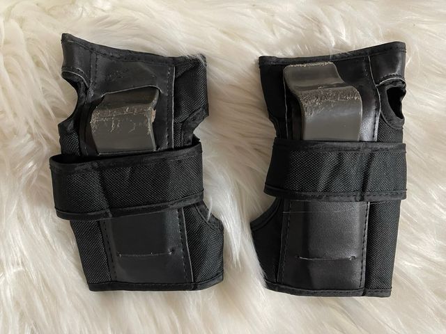 Casco y protecciones patinaje Oxelo