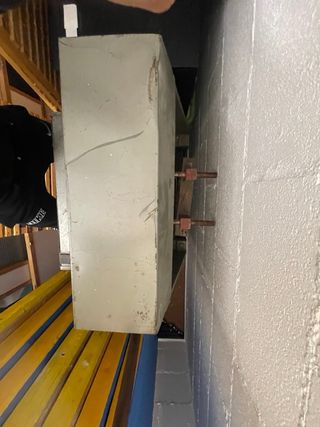 Zizalla de papel, madera y metal