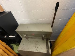 Zizalla de papel, madera y metal