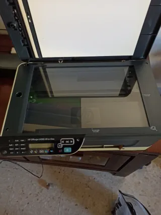 Torre HP Pavilion Negra y Plateada