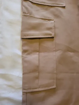 Pantalón cargo beige Talla S