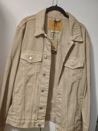 Chaqueta vaquera Pull&Bear beige hombre