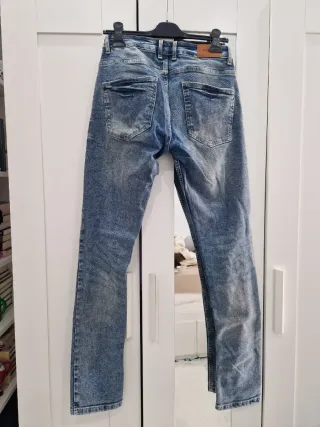 Vaqueros rotos talla 38