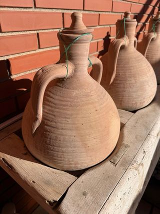 Cántaros antiguos de barro