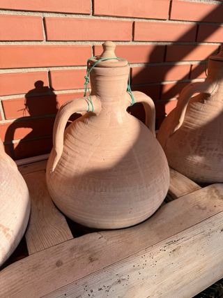 Cántaros antiguos de barro