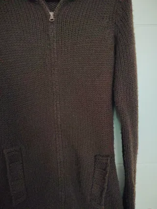 Chaqueta marrón con cremallera